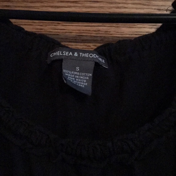 Chelsea & Theodore Short Sleeve Black Top - Picture 2 of 4